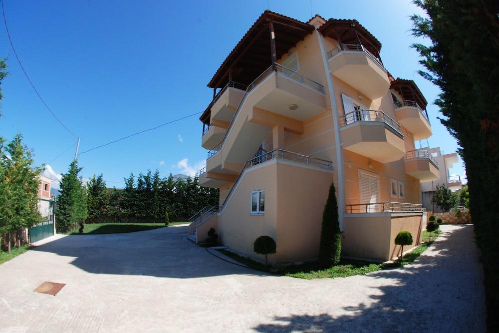 Vila Mihasi Ксамил Экстерьер фото